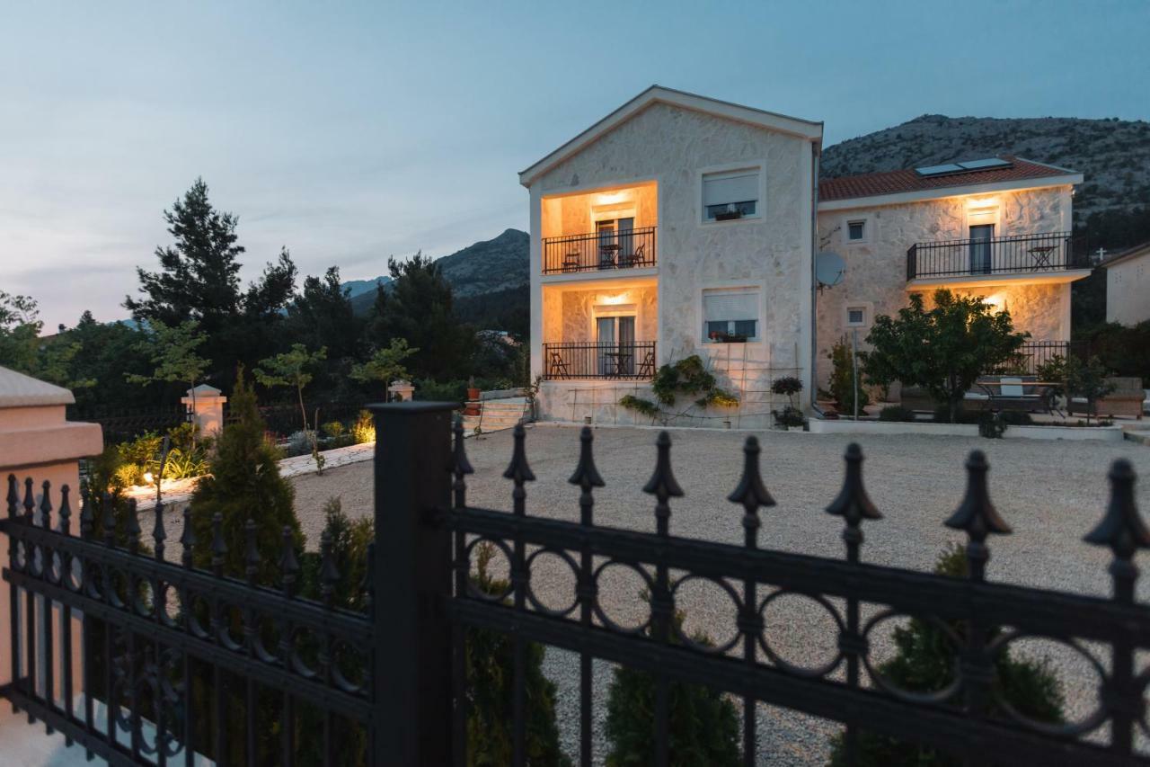 Appartement Hedon-Stone à Starigrad Paklenica Extérieur photo