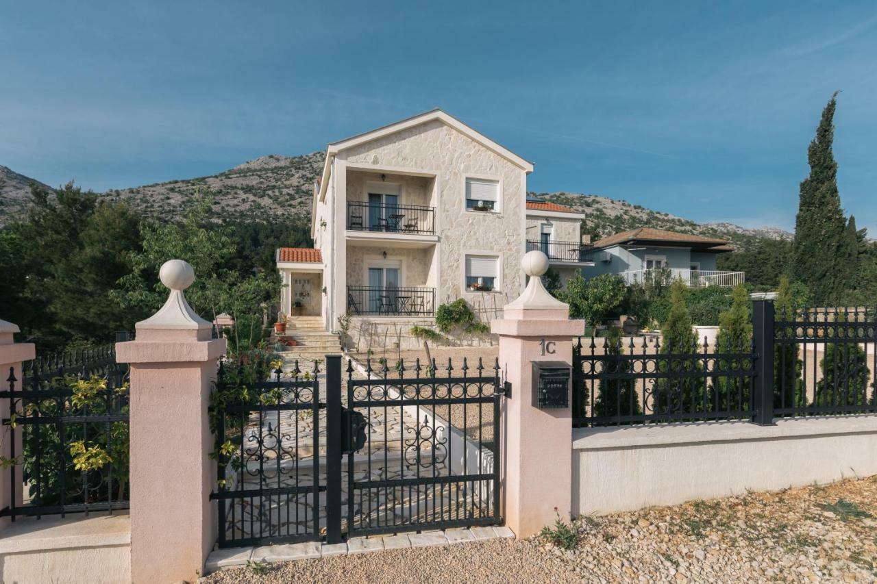 Appartement Hedon-Stone à Starigrad Paklenica Extérieur photo