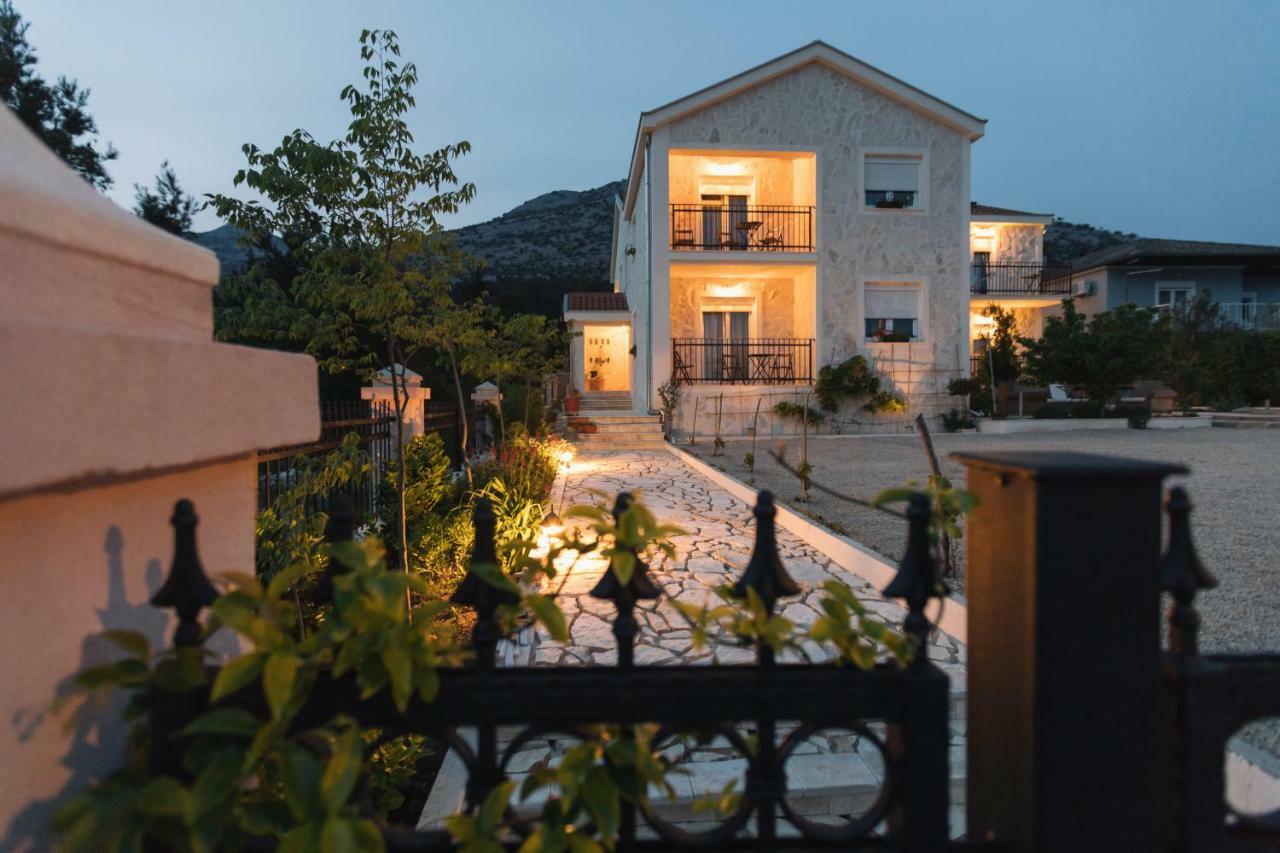 Appartement Hedon-Stone à Starigrad Paklenica Extérieur photo