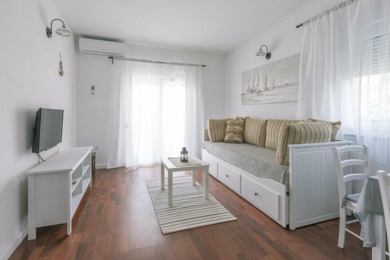Appartement Hedon-Stone à Starigrad Paklenica Extérieur photo