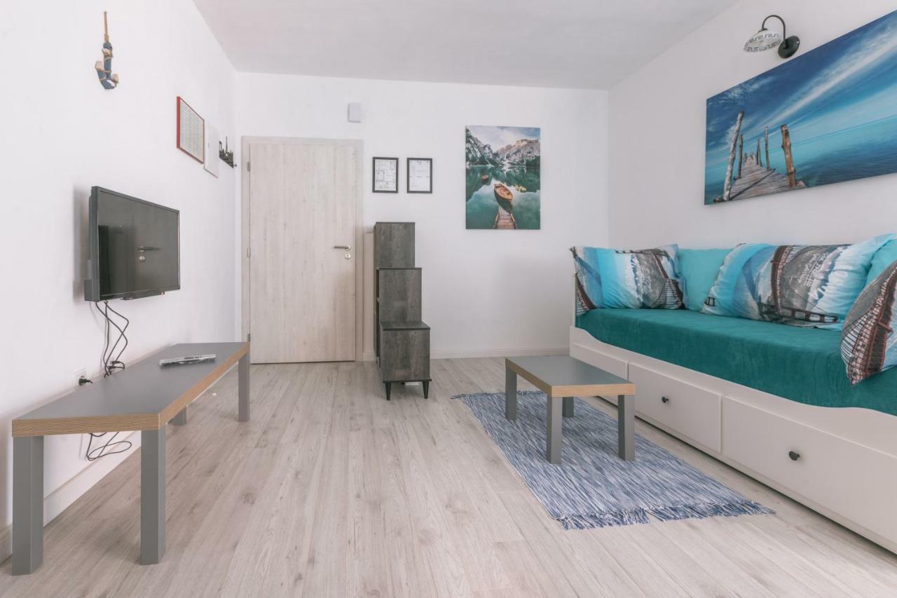 Appartement Hedon-Stone à Starigrad Paklenica Extérieur photo