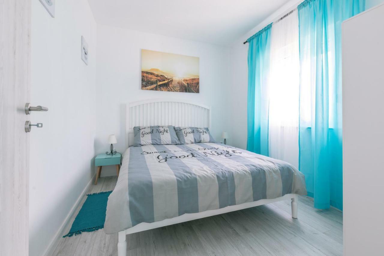 Appartement Hedon-Stone à Starigrad Paklenica Extérieur photo