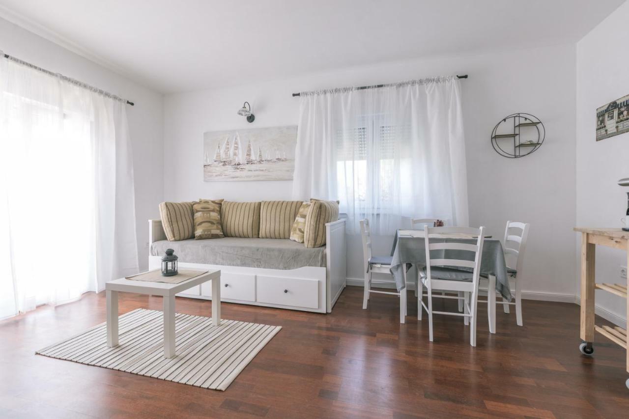 Appartement Hedon-Stone à Starigrad Paklenica Extérieur photo