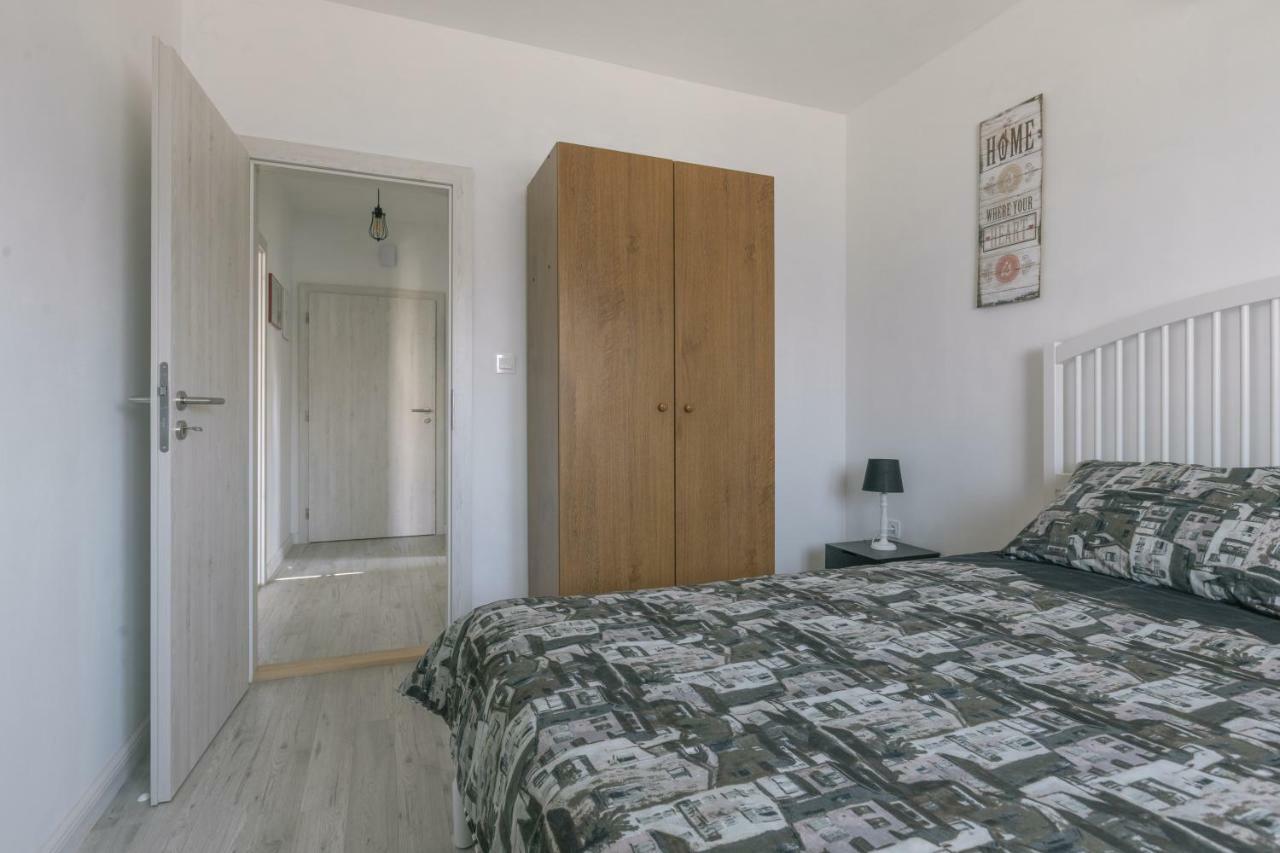 Appartement Hedon-Stone à Starigrad Paklenica Extérieur photo