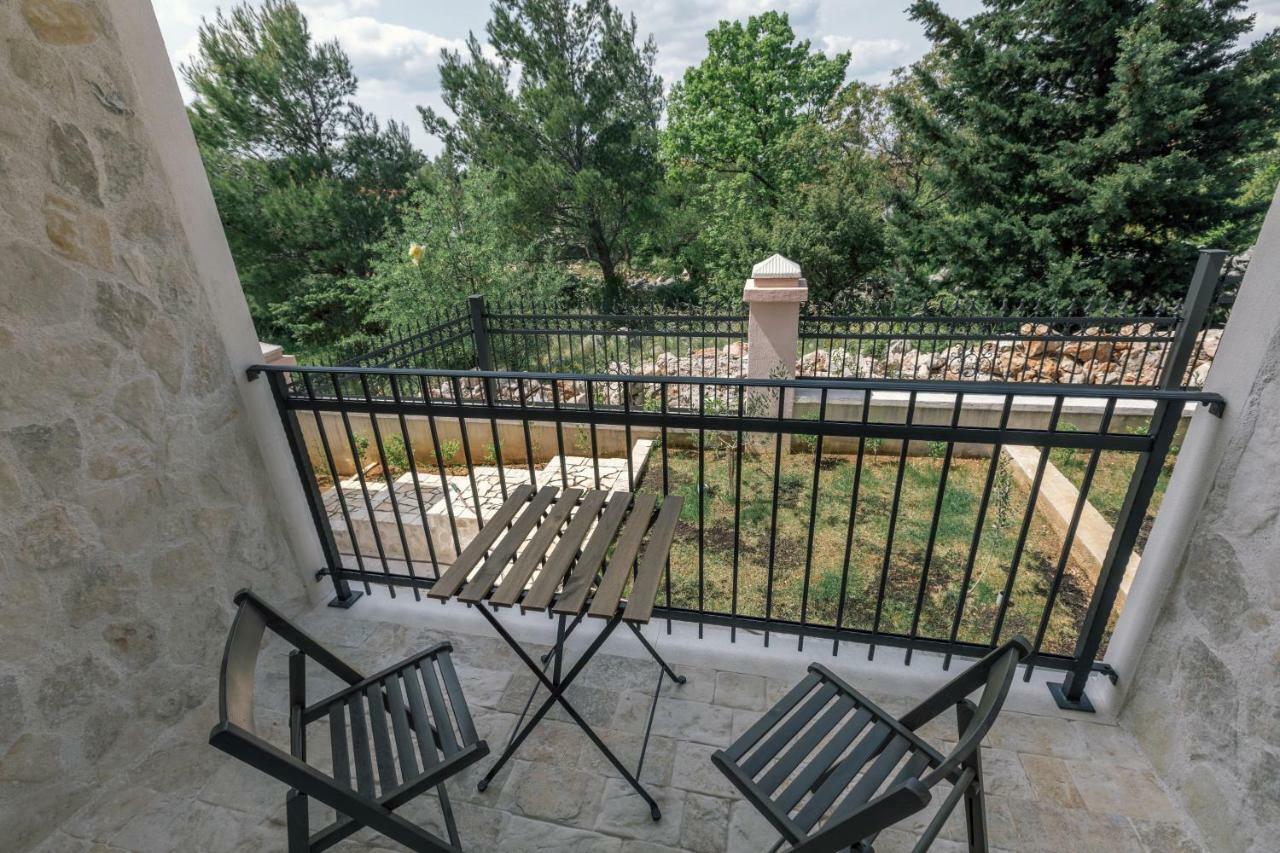 Appartement Hedon-Stone à Starigrad Paklenica Extérieur photo