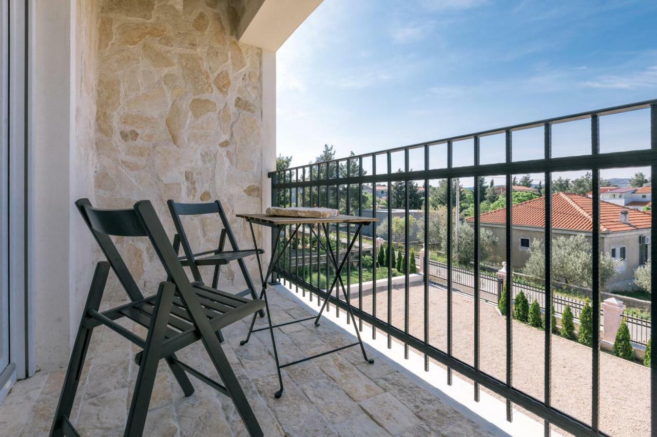Appartement Hedon-Stone à Starigrad Paklenica Extérieur photo