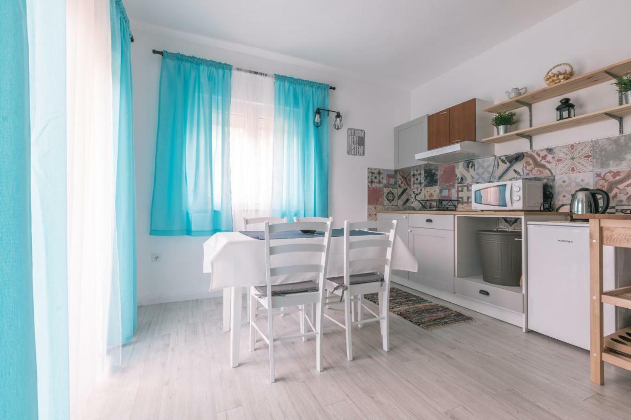 Appartement Hedon-Stone à Starigrad Paklenica Extérieur photo