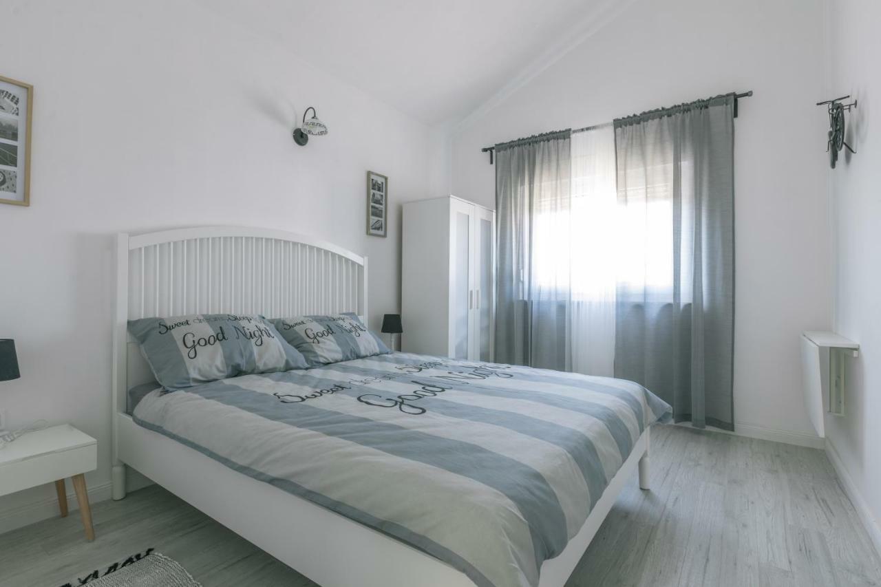 Appartement Hedon-Stone à Starigrad Paklenica Extérieur photo