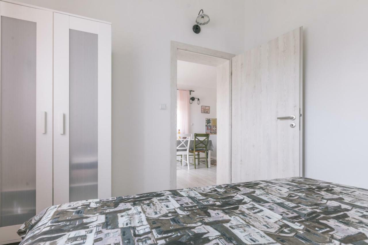 Appartement Hedon-Stone à Starigrad Paklenica Extérieur photo