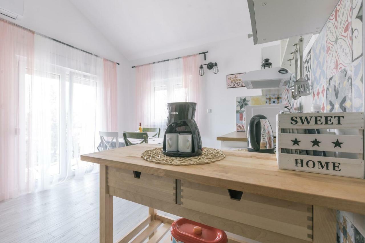 Appartement Hedon-Stone à Starigrad Paklenica Extérieur photo
